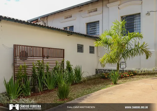 Jardim da sede do Armazém das Oficinas